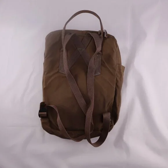 Fjallraven, Kanken Laptop 15” Classic Backpack Khaki Dust - Picture 6 of 6